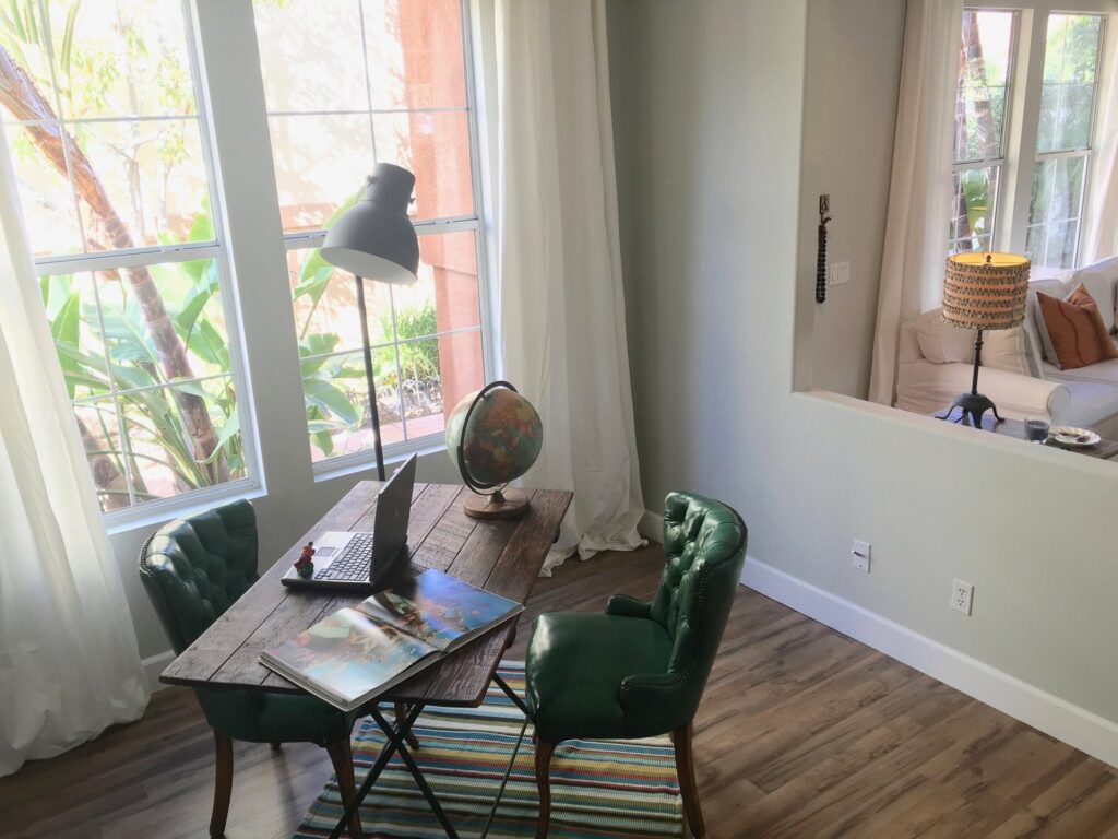 Cute Corner Condo Cute Corner Condo